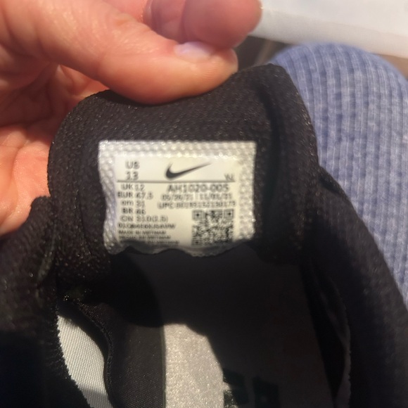 Nike Air Zoom Rival M 9 Spikes in Pure Platinum and Black - Picture 11 of 11